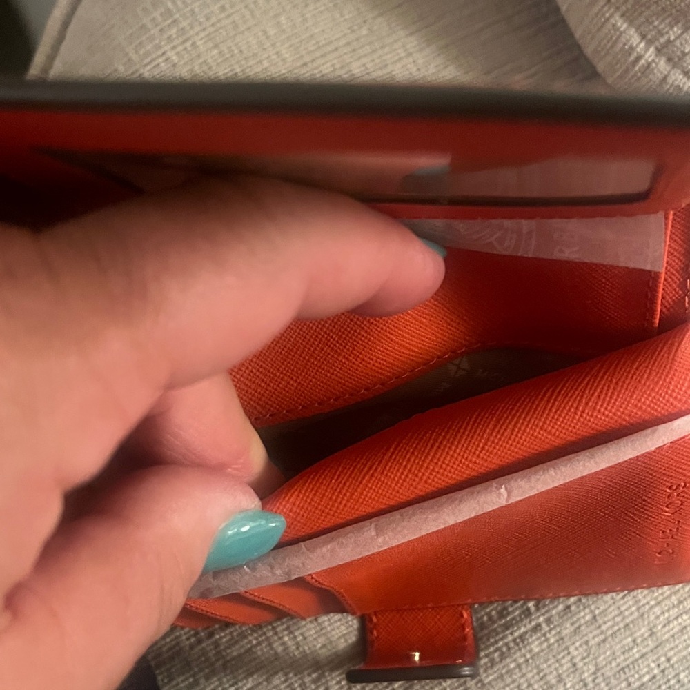 Michael Kors Bifold Zip Wallet - Picture 5 of 6